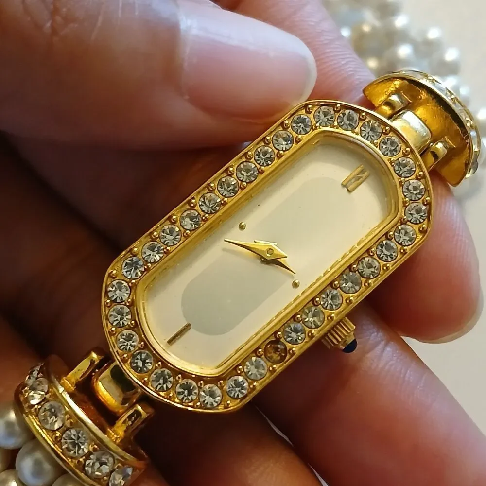 Parts/Repair Vtg Elizabeth Taylor for Avon Faux Pearl Rhinestone Watch 16.6mm